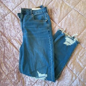 American Eagle distressed mom jean
